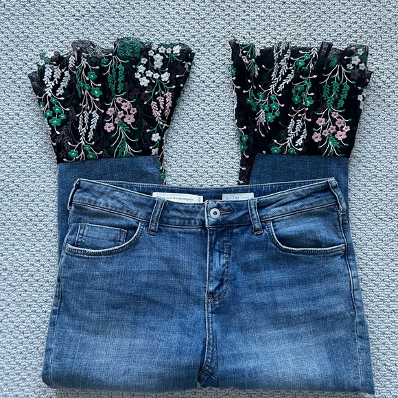 Anthropologie Pilcro And The Letterpress Flare Flounce floral bell bottom capris - Picture 10 of 14